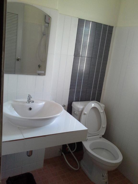 Bansappoori Aparthotel Lamphun Quarto foto